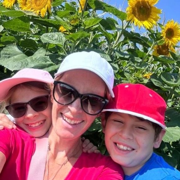 Meet your Posher, Michelle - Picture 1 of 1